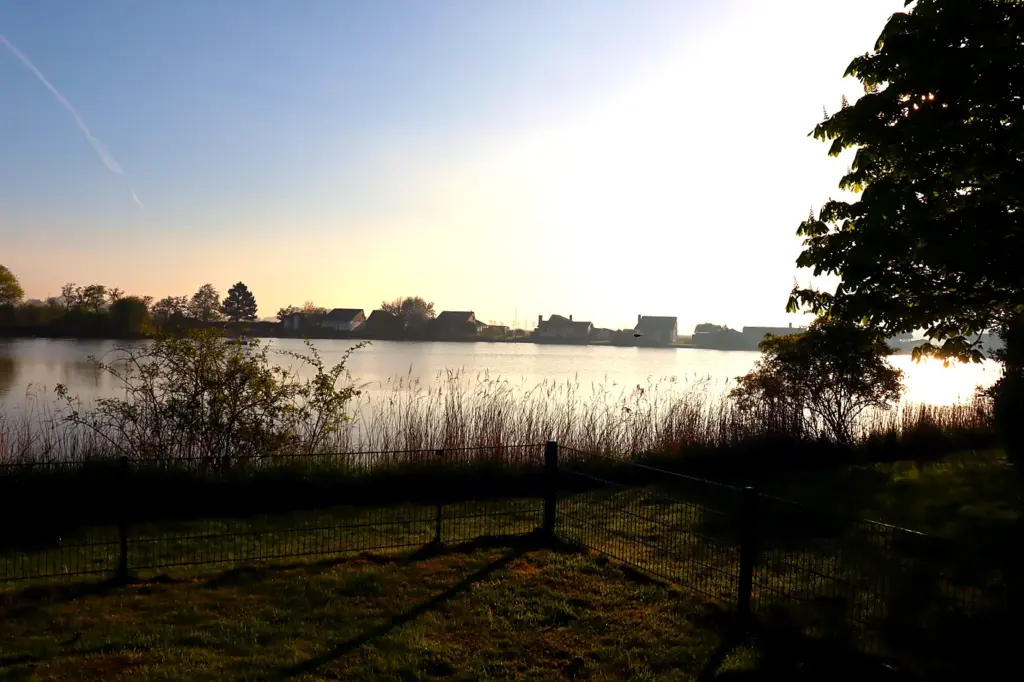 Sonnenaufgang über dem Binnensee